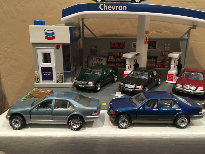 Illustration for article titled HWEP and other MB 600SEL's